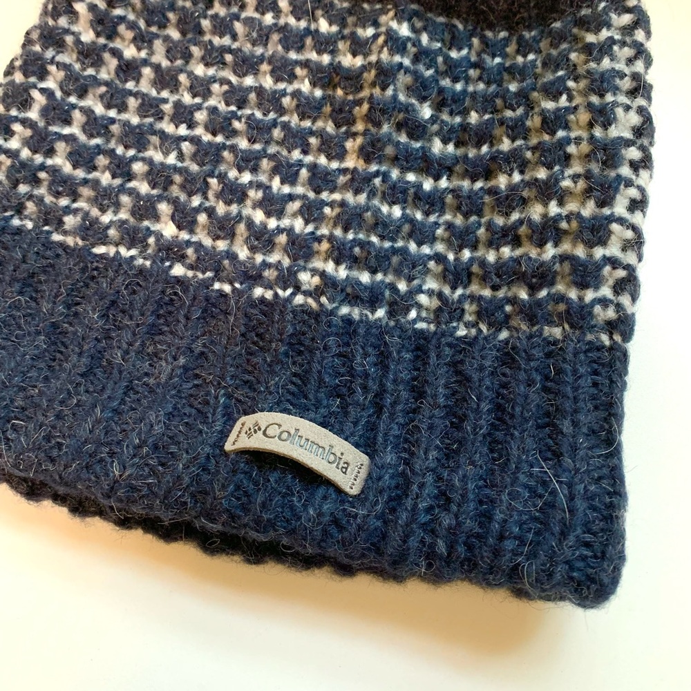 Columbia Navy and Grey Knit Beanie Stocking Cap Inisex - Picture 2 of 9